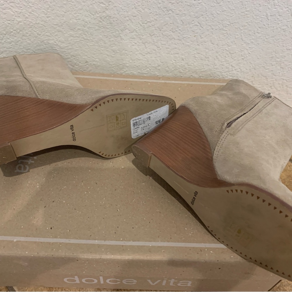 Dolce Vita Women's Cream Ankle Boots - Picture 3 of 6